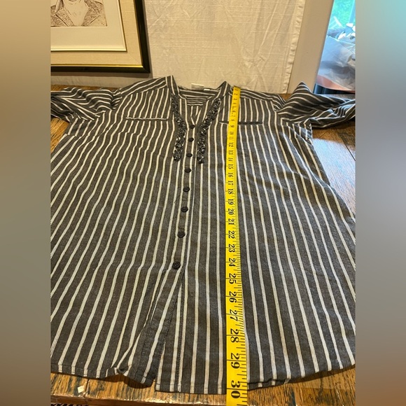 NINETY  – Grey Striped Blouse with Ruffle Detail – Size L - Picture 3 of 9